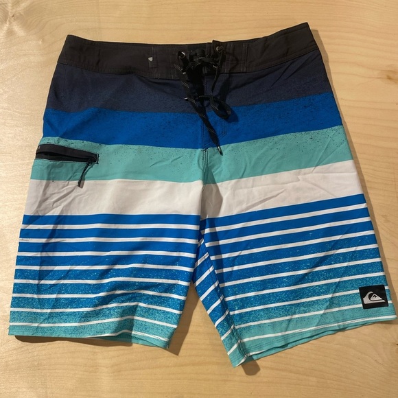 Quiksilver Men's Striped Blue Swim Shorts 32 (DP) - Picture 3 of 8
